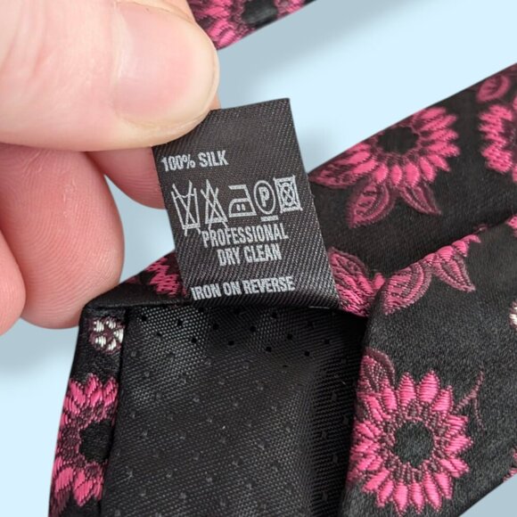 M&S 100% Silk Pink Floral Tie - Picture 4 of 5